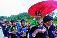 甲子日和癸丑日出生的石榴木命和覆灯火命婚姻配对